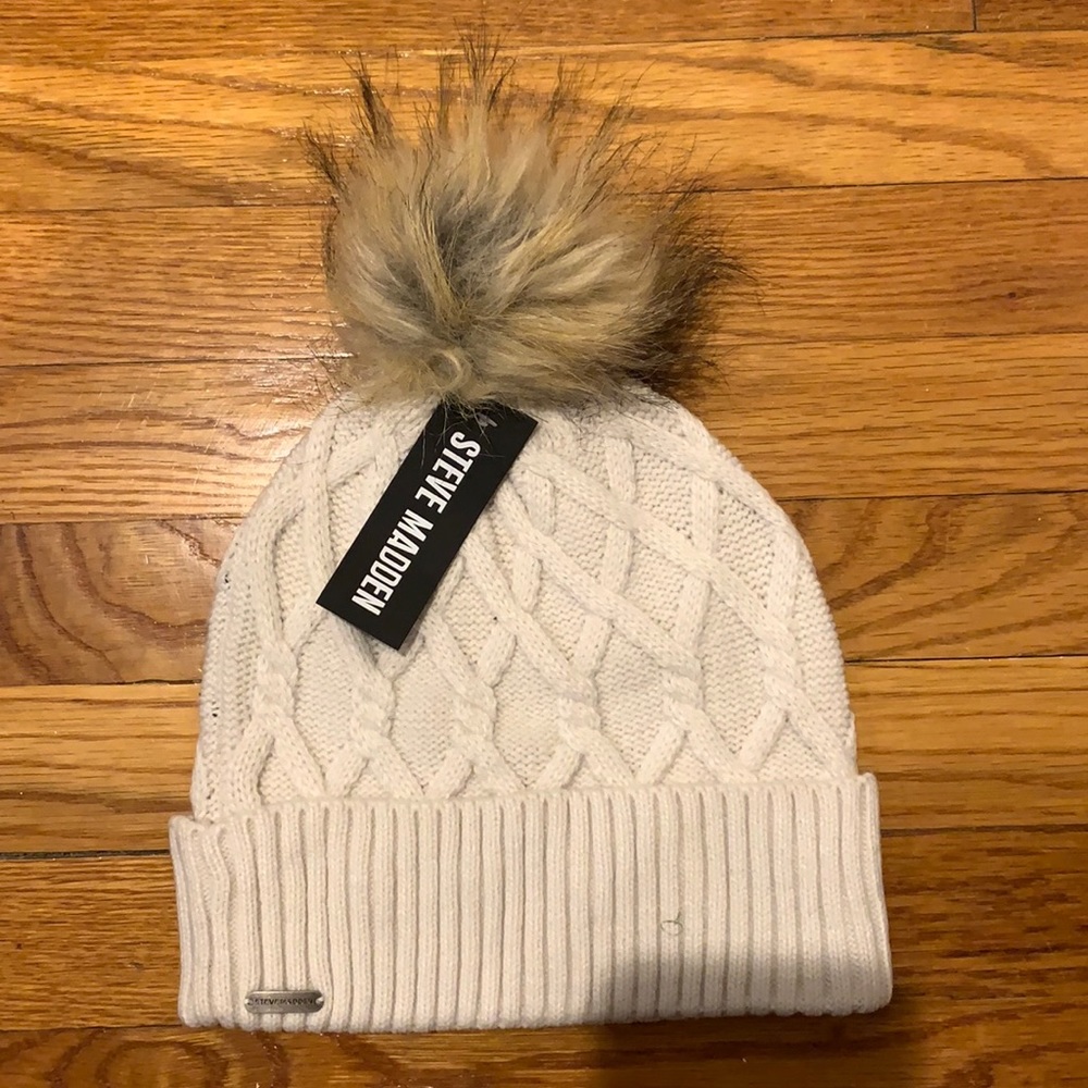 Steve Madden Knitted Hat